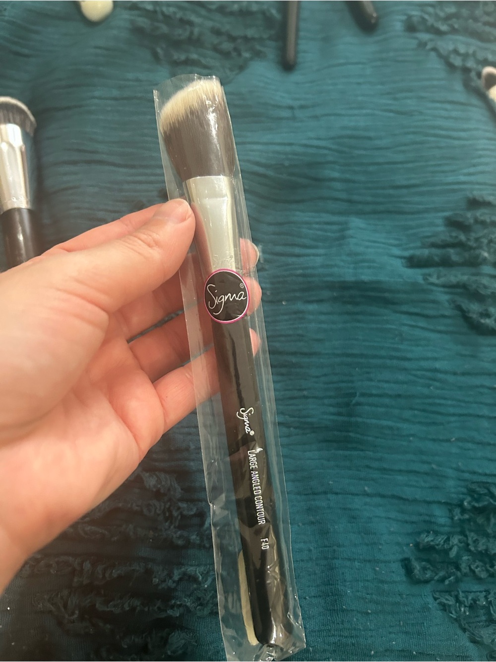 Sigma Beauty Angled Contour Brush - Black & Silver